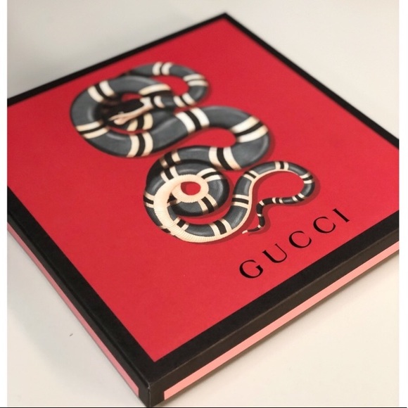 Gucci Accessories - 🔥GUCCI- NWT COCO CAPITÁN LOGO SILK SCARF
